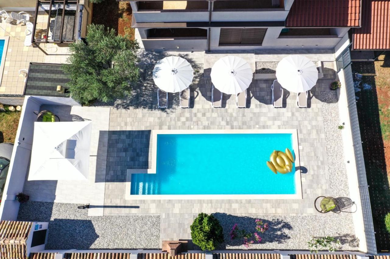 Apartment Nina With Private Pool Nova Vas  Екстериор снимка