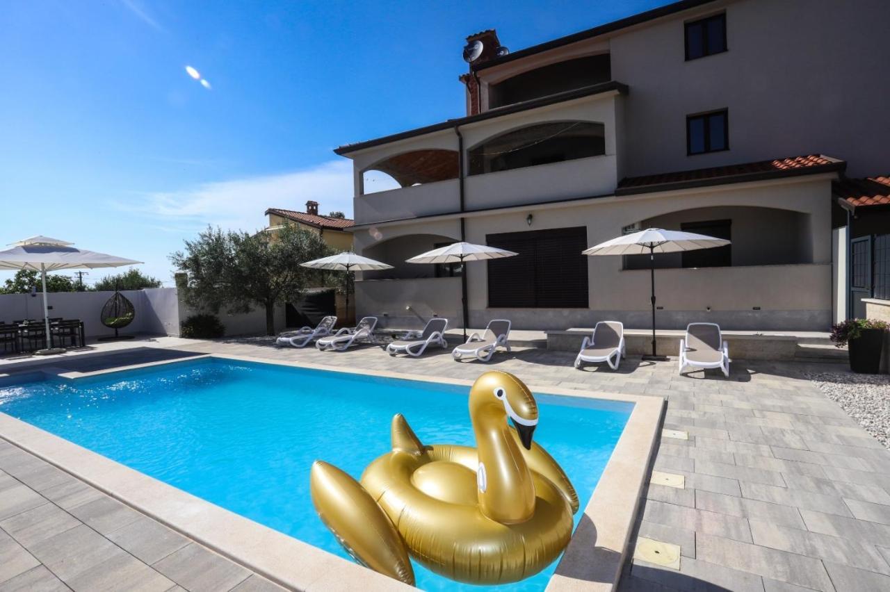 Apartment Nina With Private Pool Nova Vas  Екстериор снимка