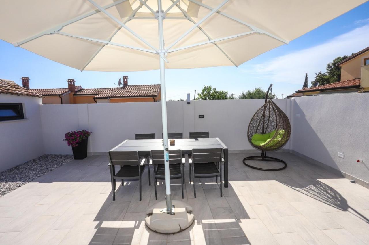 Apartment Nina With Private Pool Nova Vas  Екстериор снимка