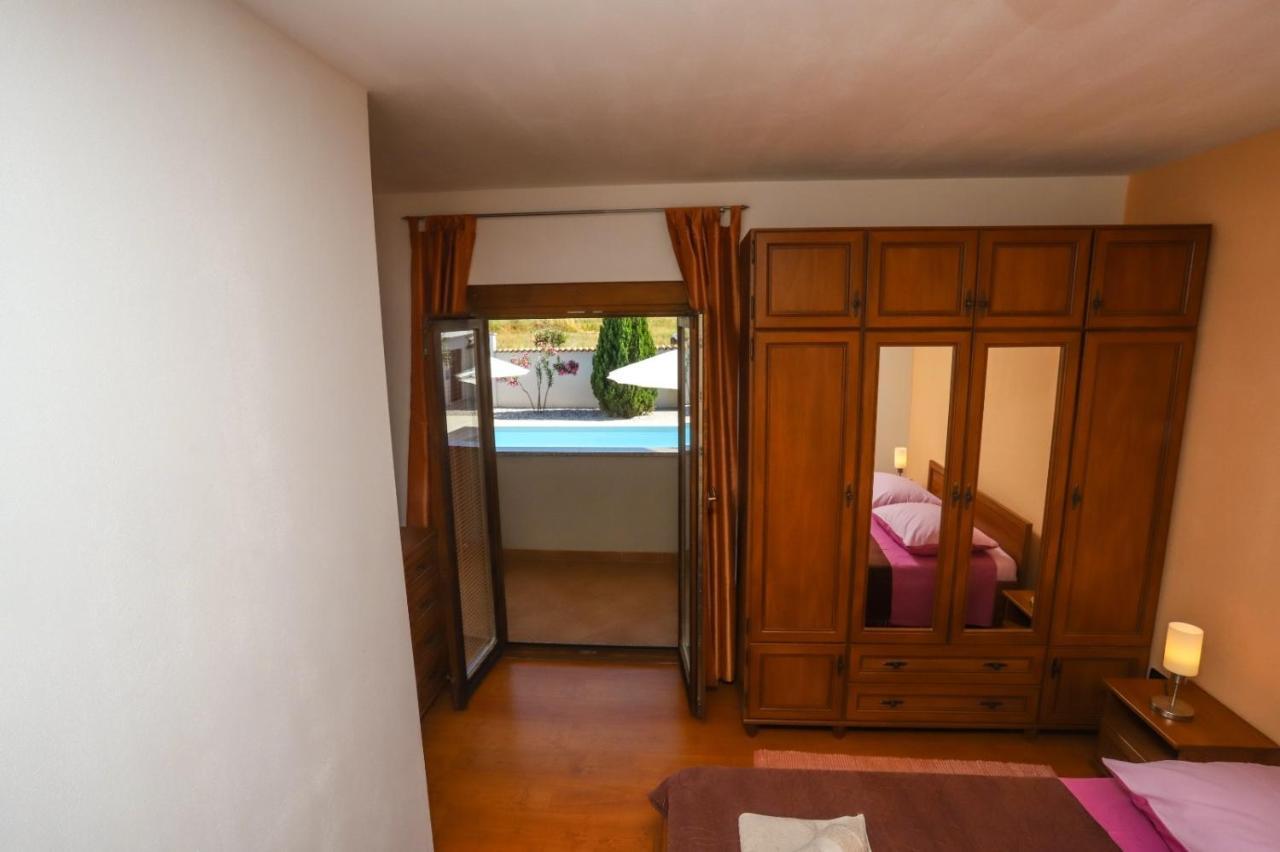 Apartment Nina With Private Pool Nova Vas  Екстериор снимка