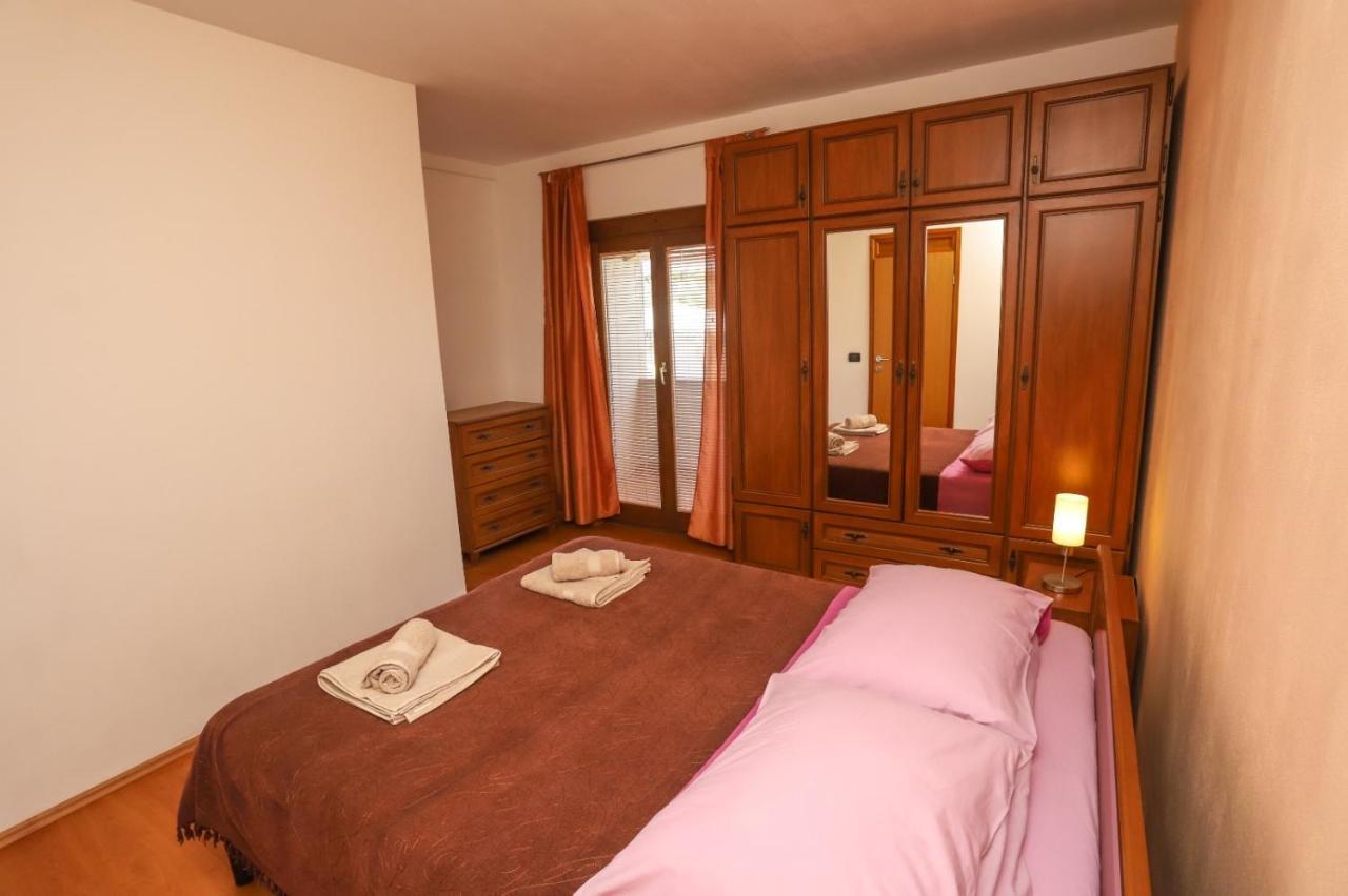 Apartment Nina With Private Pool Nova Vas  Екстериор снимка