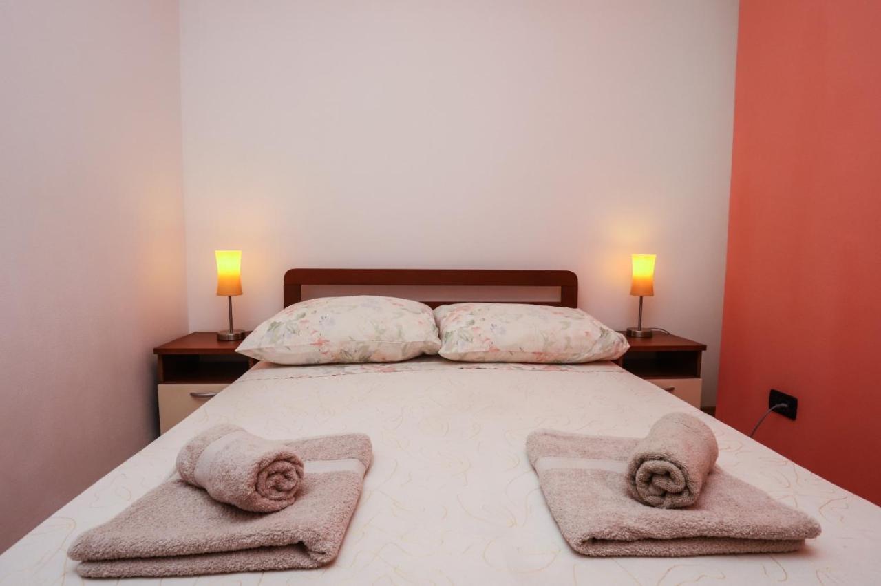 Apartment Nina With Private Pool Nova Vas  Екстериор снимка